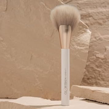 Huda Beauty Glowish Airbrush Finish Skin Tint Brush
