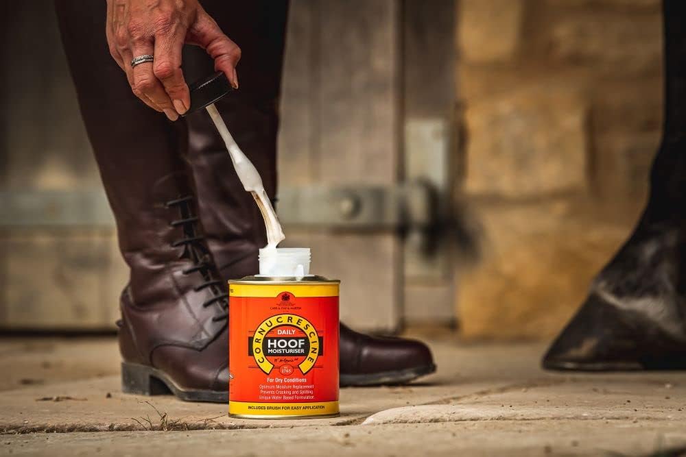 Carr & Day & Martin Cornucrescine Daily Hoof Moisturiser 500ml : Amazon.co.uk: Pet Supplies