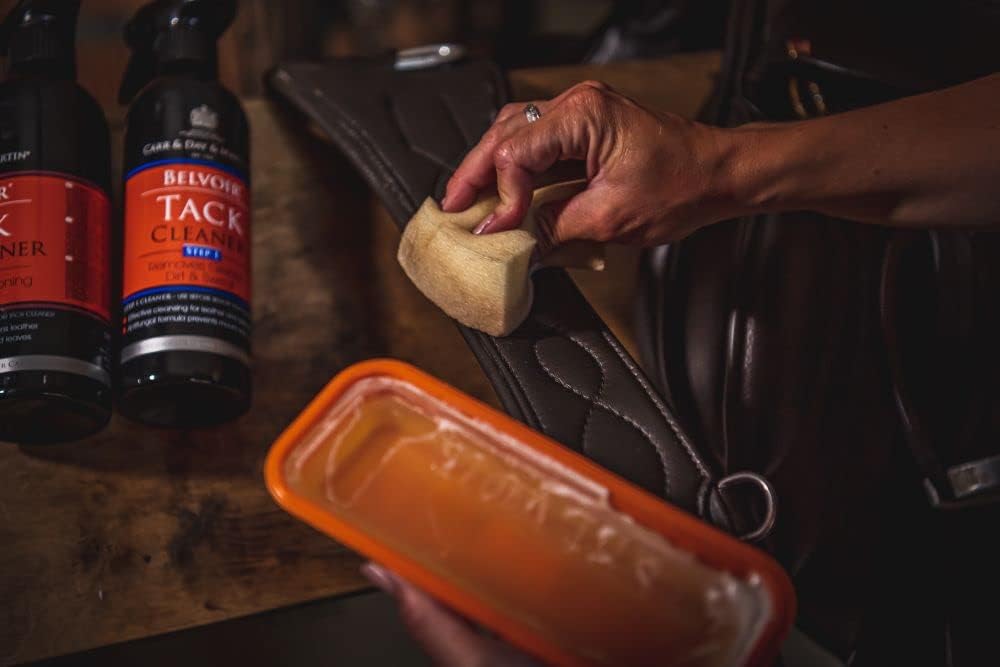 Carr & Day & Martin Belvoir Step 2 Tack Conditioner Tray 250g : Amazon.co.uk: Pet Supplies