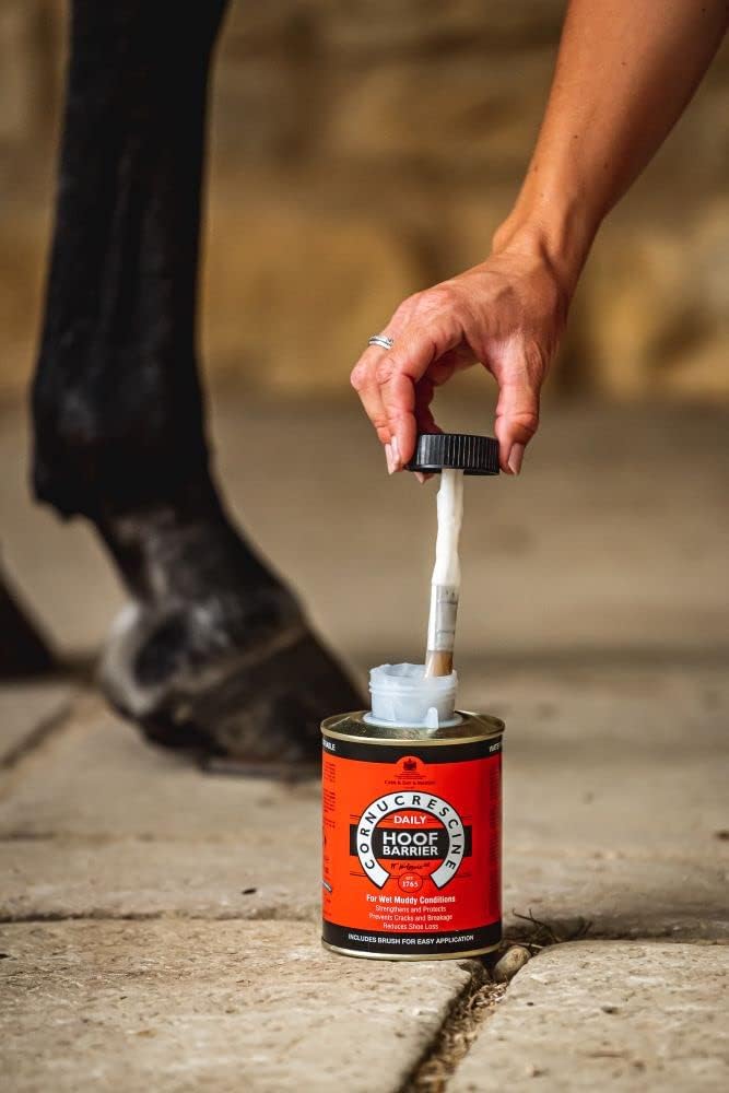 Carr & Day & Martin Cornucrescine Daily Hoof Barrier 500ml : Amazon.co.uk: Pet Supplies