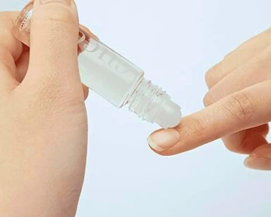 Cuccio Naturale Revitalizing Roll-On Cuticle Oil - Milk & Honey - 10Ml