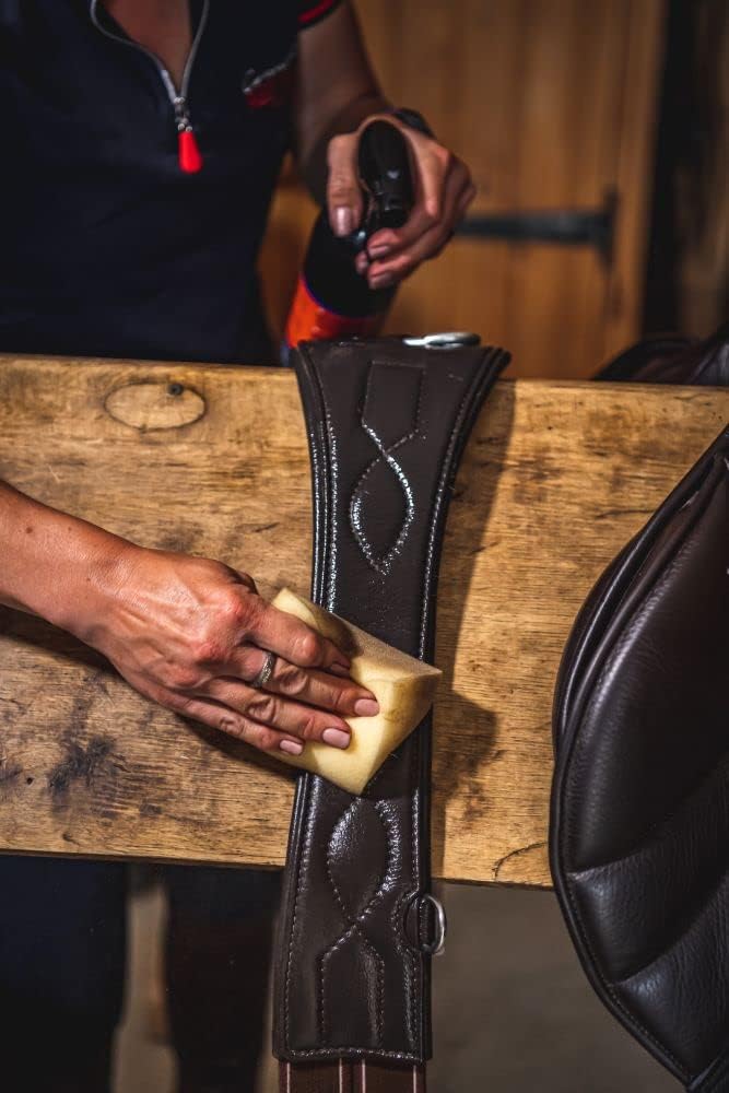 Carr & Day & Martin Carrs Leather Oil 300ml : Amazon.co.uk: Pet Supplies