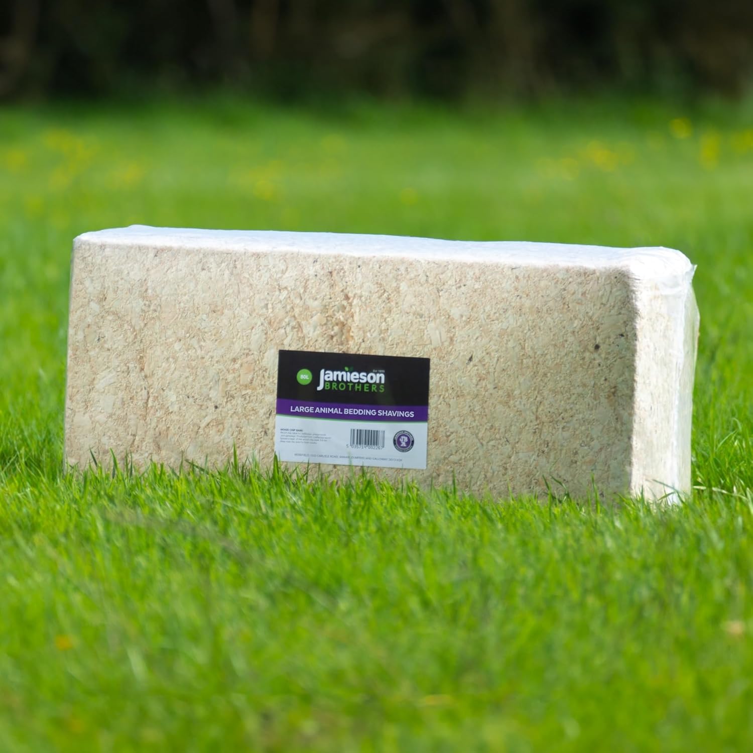 Jamieson Brothers® Large Animal Bedding Shavings Bale Natural Wood Approx. 20kg Ideal for Horses, Goats, Poultry, Sheep amd many more large animals : Amazon.co.uk: Pet Supplies