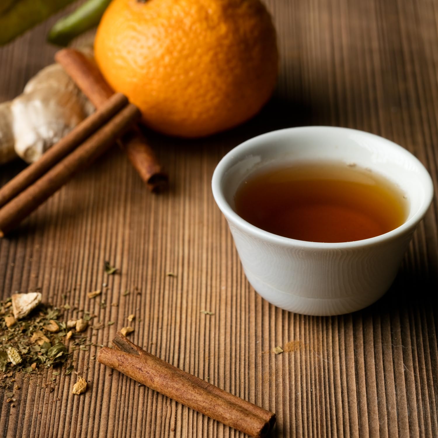 Harney & Sons Decaffeinated Hot Cinnamon - Ceylon Black Tea With Three Types Of Cinnamon, Orange Peel And Sweet Cloves - 50 Count Sachet Bag