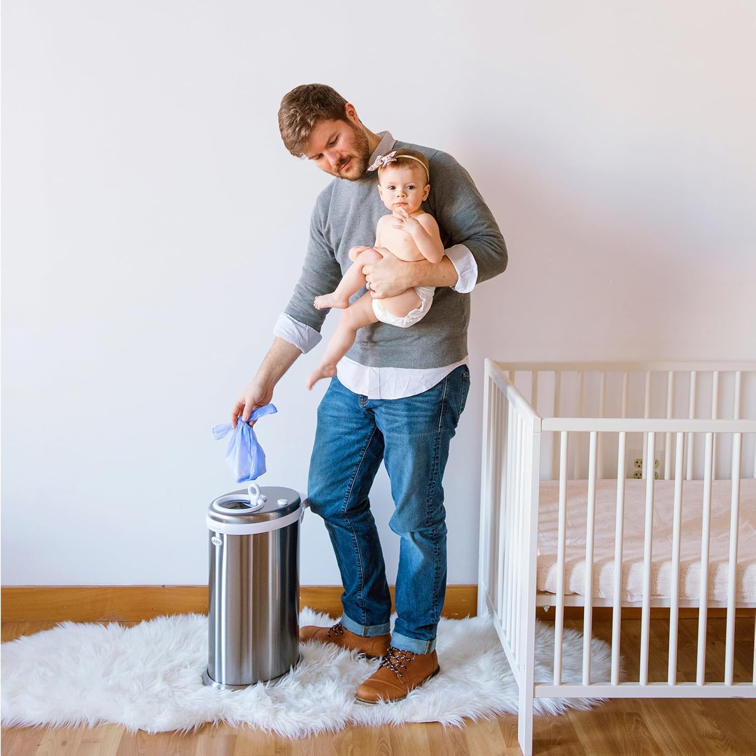 Ubbi Disposable Diaper Sacks, Lavender Scented, Easy-To-Tie Tabs, Diaper Disposal Or Pet Waste Bags, 200 Count