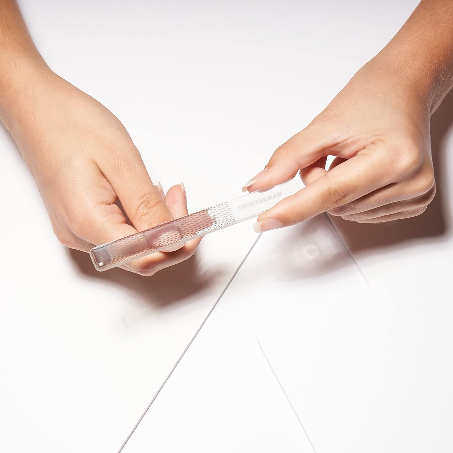 Tweezerman 4pce Glass Manicure Set - Professional Nail Kit for The Perfect Nails Includes Glass Nail File & Buffer, Nail Clippers, Pusher, Suitable for Women, Men & Teenagers : Amazon.co.uk: Beauty