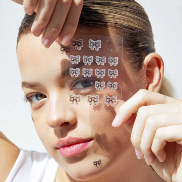 Frilliance Pimple Patches Knot Now Black/White 2 Sizes 18Ct