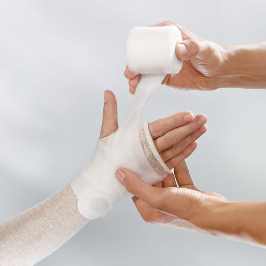 Lohmann & Rauscher Cellona Synthetic Padding, Latex Free Cast Padding For Compression Bandages & Casting, High Quality & 100% Polyester Self-Adhering Wrap, 4 Rolls, 3.9" X 4 Yards (10 Cm X 3 M)