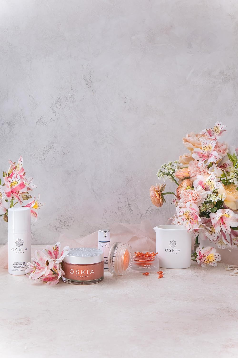 OSKIA Renaissance Body Scrub – Exfoliating Body Treatment with Natural Fruit Enzymes & Pink Salt Crystals – 200ml : Amazon.co.uk: Beauty