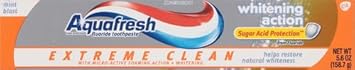 Aquafresh Extreme Clean Whitening Action Fluoride Toothpaste For Cavity Protection, 5.6 Ounce