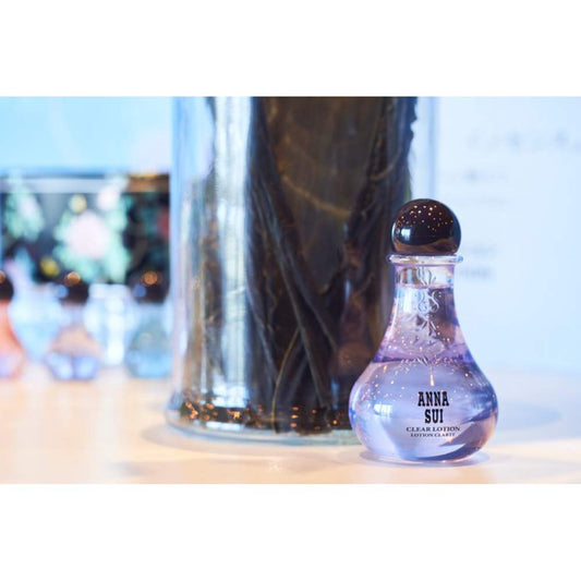 Anna Sui Rich Lotion - Promote Blood Circulation And A Smooth Delivery Of Moisture Under The Skin By Waking Up The Skin’S Innate Functioning For A Plumped Skin With Ginger Root Extract.- 5.0 Fl Oz