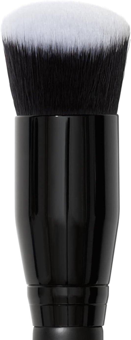E.L.F. Camo Liquid Blush Brush, Angled Blush Brush Ideal For Applying & Blending Colours On Cheeks, Soft, Dense Bristles, Vegan & Cruelty-Free