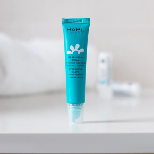Laboratories Babé - Lip 15Ml, Lip Protector, Regenerator, Immediate Moisturizing Action, Very Dry Lips, Total, With Nourishing Vegetable Oils, Transparent