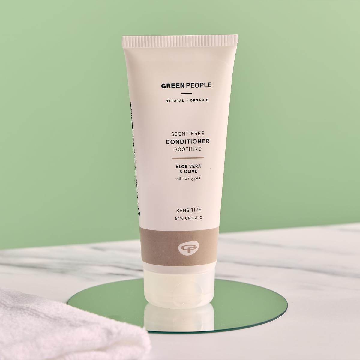 Green People Scent Free Conditioner - For All Hair Types - With Aloe Vera & Olive - Silicone Free, Organic, Vegan, 200ml : Amazon.co.uk: Beauty
