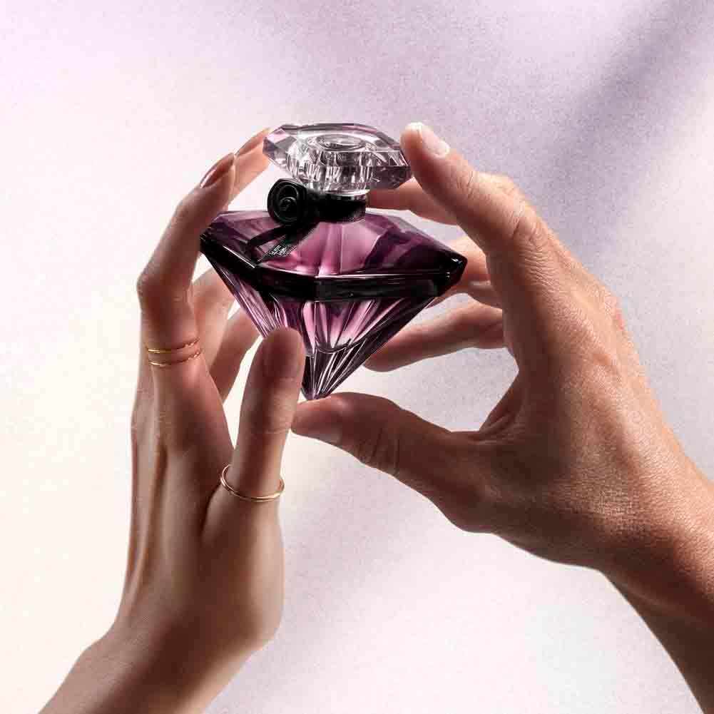 Lancôme La Nuit Trésor Eau de Parfum - Captivating Floral Ambery Scent with Raspberry, Rose & Vanilla Notes, Sensual & Long-Lasting Women's Fragrance, 50ml : Amazon.co.uk: Beauty