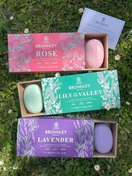 Bronnley Wall Picture Rose 3 x 100 g, Rectangular, Unframed, Pink, Flower, Living Room Decoration, Wall Mounting, Glossy Finish