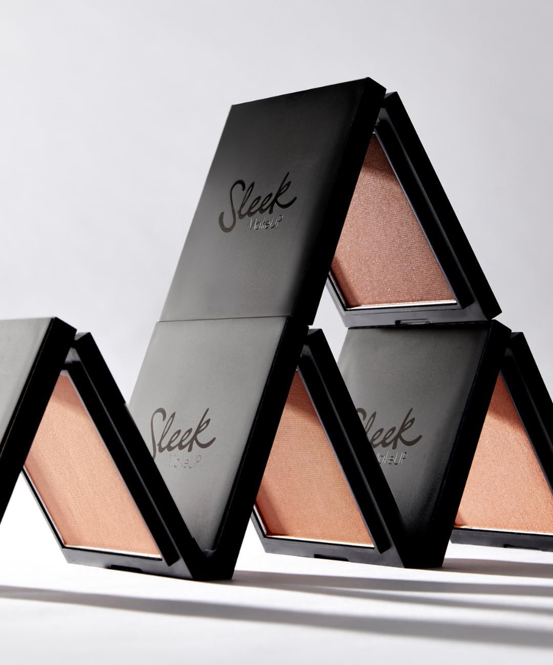 Sleek MakeUP Face Form Bronzer, Superfine Pigments for a Buildable Sunkissed Glow, Fire (Medium), 9.4g : Amazon.co.uk: Beauty