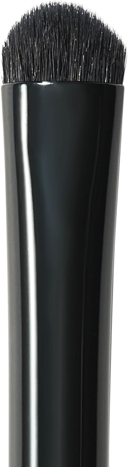 E.L.F. Short Smudging Brush, Firm Smudge Brush For Creating Smoky Eyes With Eyeshadow & Eyeliner, Made With Synthetic, Cruelty-Free Bristles