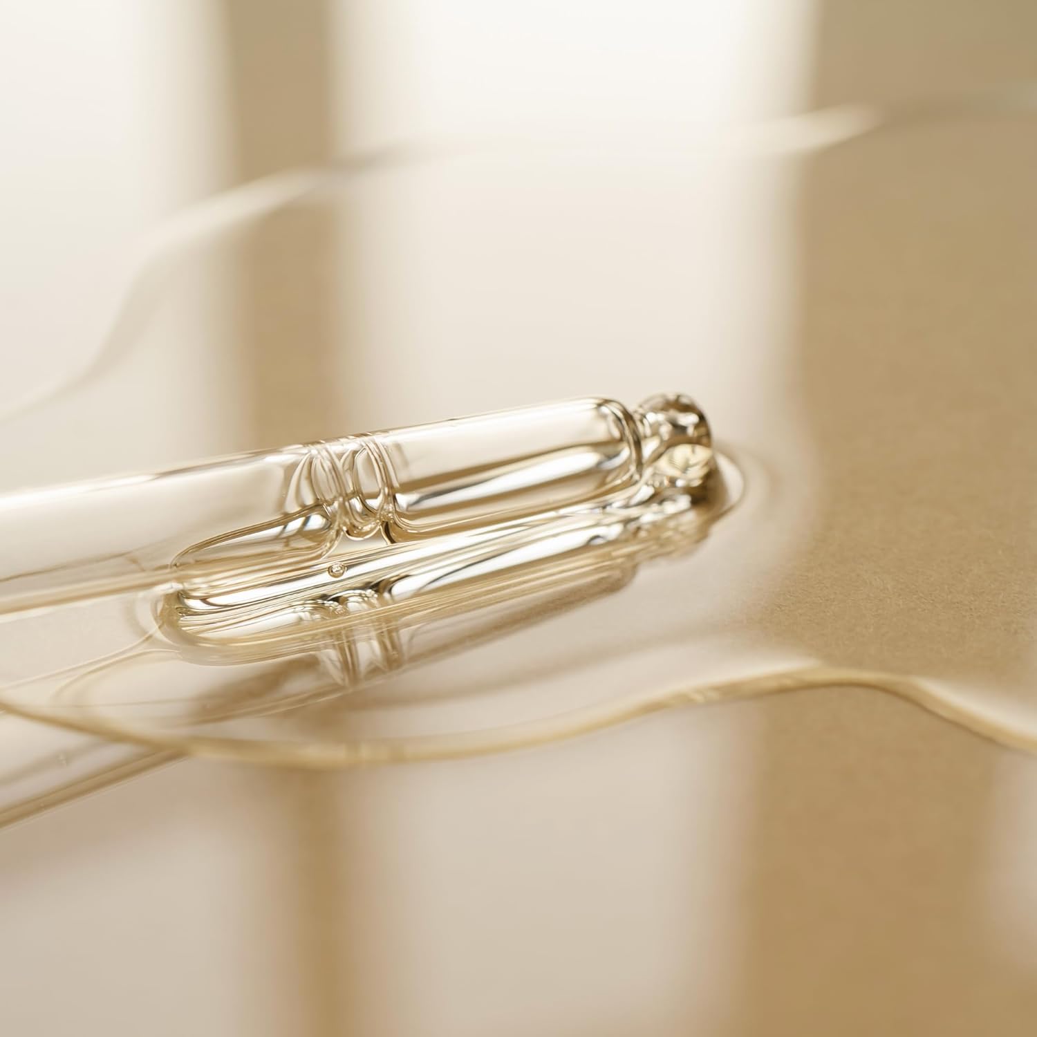 Urban Veda Bio Organic Moringa Oil | For Pimple & Acne Prone Skin| Oil Balancing Booster with Squalene | Vitamin A, B, C & E Bio Oil for Face | For Teens to Adults |Rejuvenates & Nourishes Skin | 15ML : Amazon.co.uk: Beauty