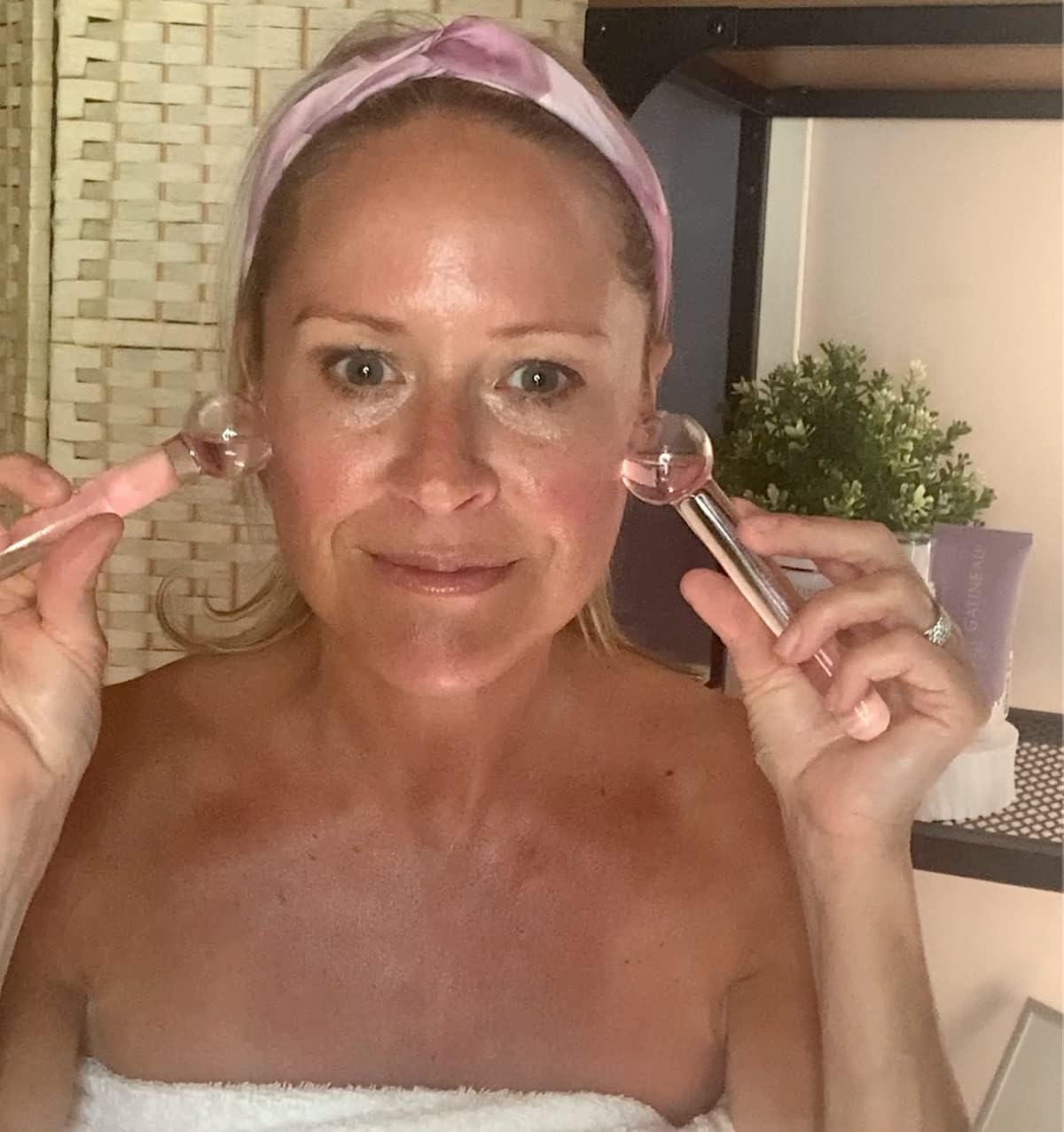 Gatineau - Cryo Globes, Facial Massage Roller, Cooling Beauty Tool for Face and Eyes (2 Globes), Smooths, Brightens & Tightens : Amazon.co.uk: Beauty