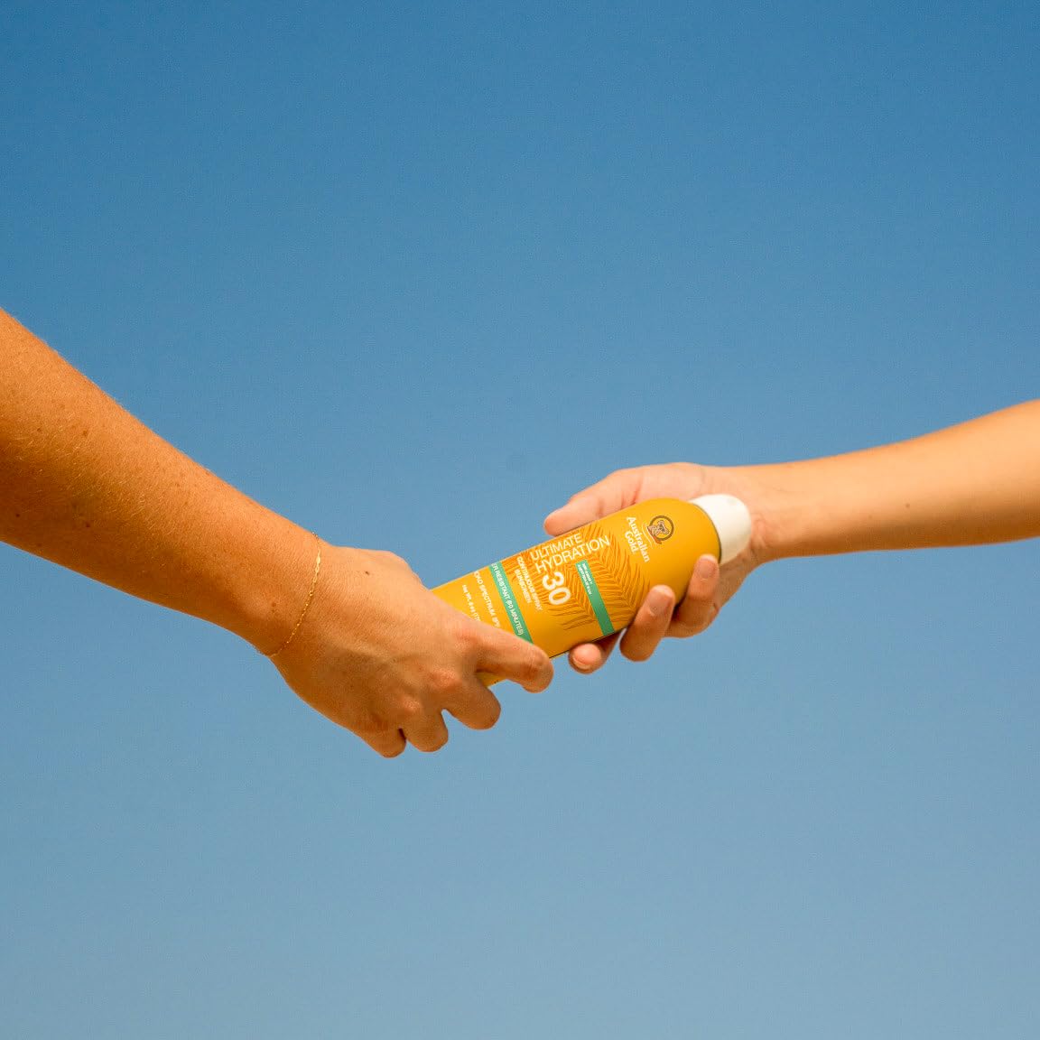 Australian Gold Spray Gel Sunscreen, Hydrate Skin, Broad Spectrum, Water Resistant, Non-Greasy, Oxybenzone Free, Cruelty Free, Spf 15, Moisturize-Max New Coconut, 8 Fl Oz (A70889) : Home & Kitchen