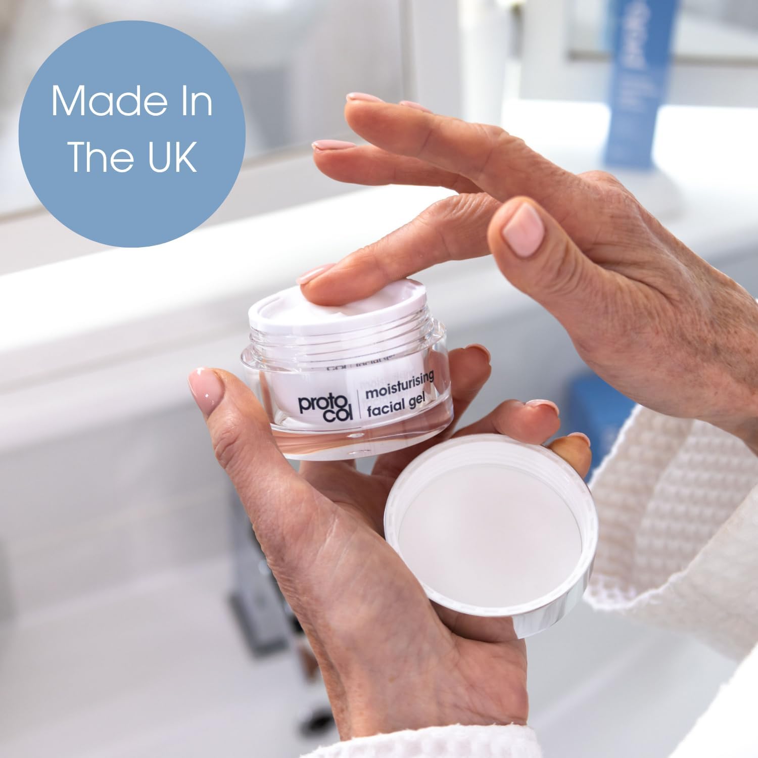 Proto-col - Collagen Gel, Moisturiser for Facial and Skin Hydration, Ultra Light Oil Free Formula for Results in 2 Hours, Made with Hyaluronic Acid, Vitamins A, C and E (50ml) : Amazon.co.uk: Beauty