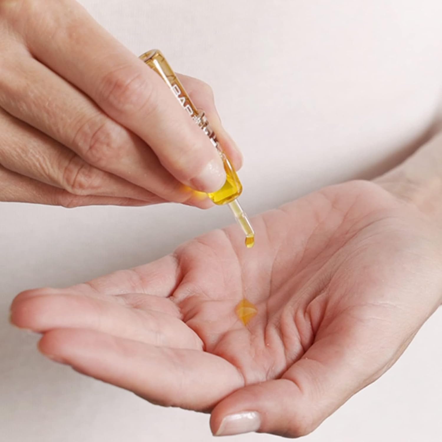 Babé Laboratories - Multi Defense Age Rescue Ampoules 7 X 2 Ml | Healthyaging+ | Regenerating And Revitalising | Firm And Hydrated Skin | Wrinkle Blisters | Vitamin A, B3, B5, C, E |