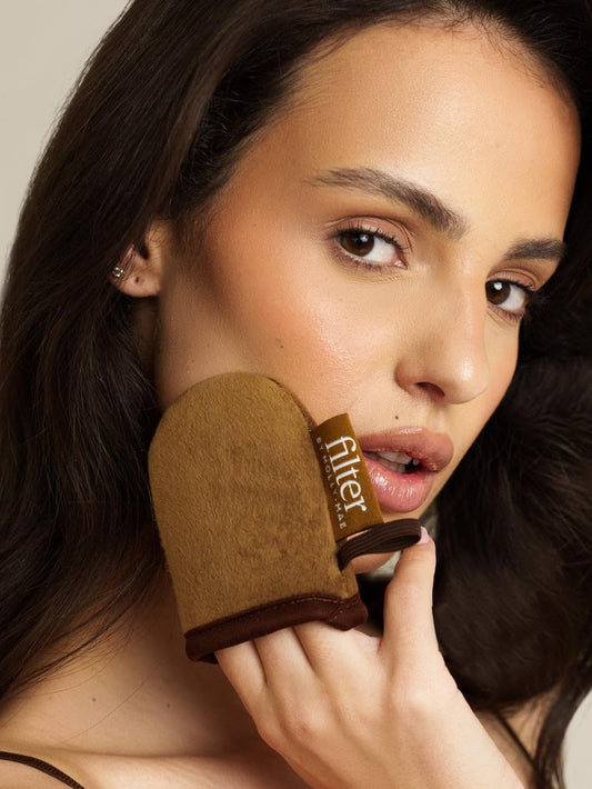 Filter by Molly-Mae Mini Velvet Mitt | Smooth Application | Streak-Free | For Face, Hands & Feet | Soft Feel : Amazon.co.uk: Beauty
