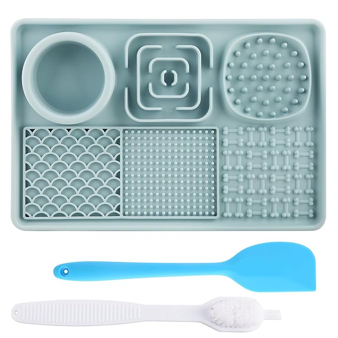 Licking Mat for Dogs and Cats, Slow Feeder Lick Pad with Suction Cups for Food and Water, Silicon Feeding Mat Perfect for Anxiety Relief Suitable for Butter Food Yogurt Peanut (Blue)