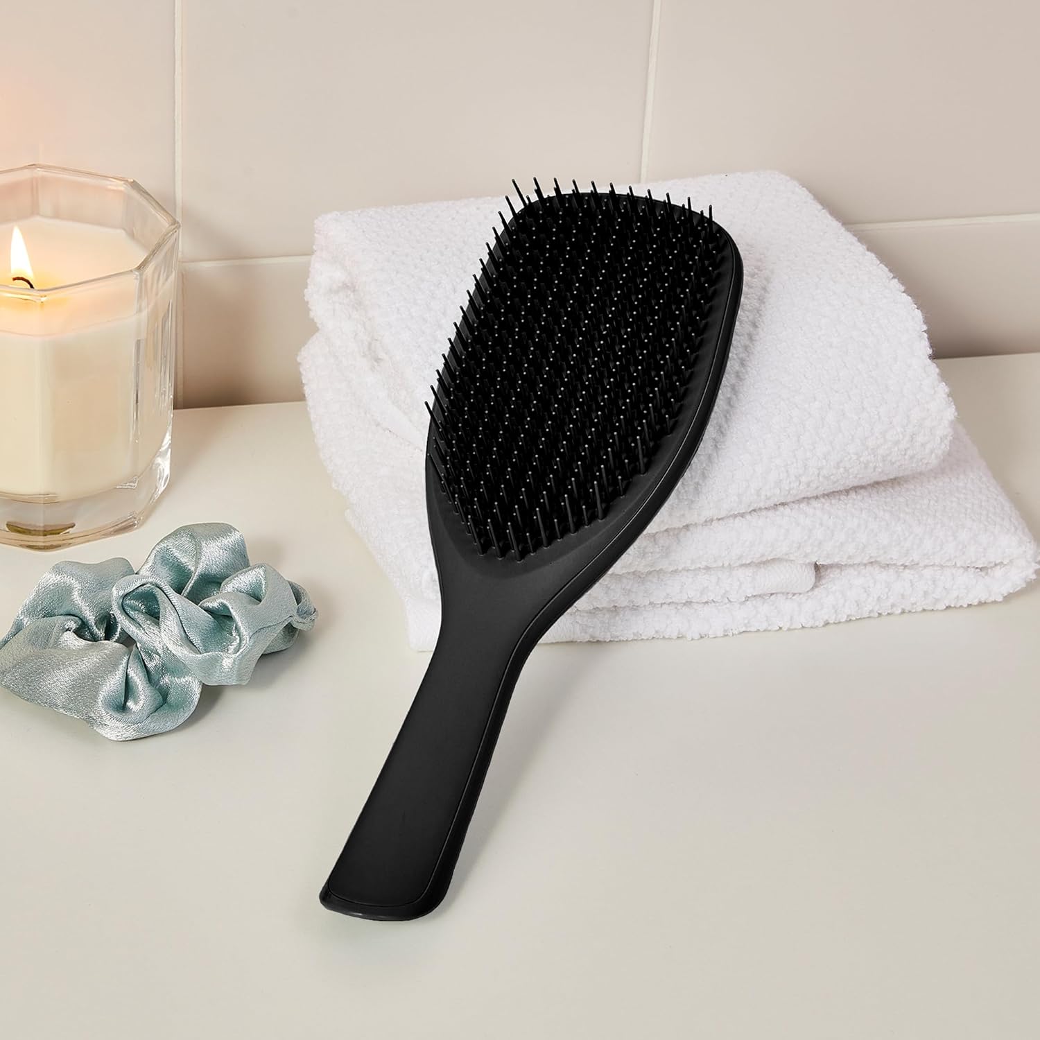 Tangle Teezer | The Large The Ultimate Detangler Hairbrush | Perfect for Long, Thick, Curly & Textured Hair | Two-Tiered Teeth for Gentle Detangling | Reduces Breakage | Ergonomic Handle | Black Gloss : Amazon.co.uk: Beauty