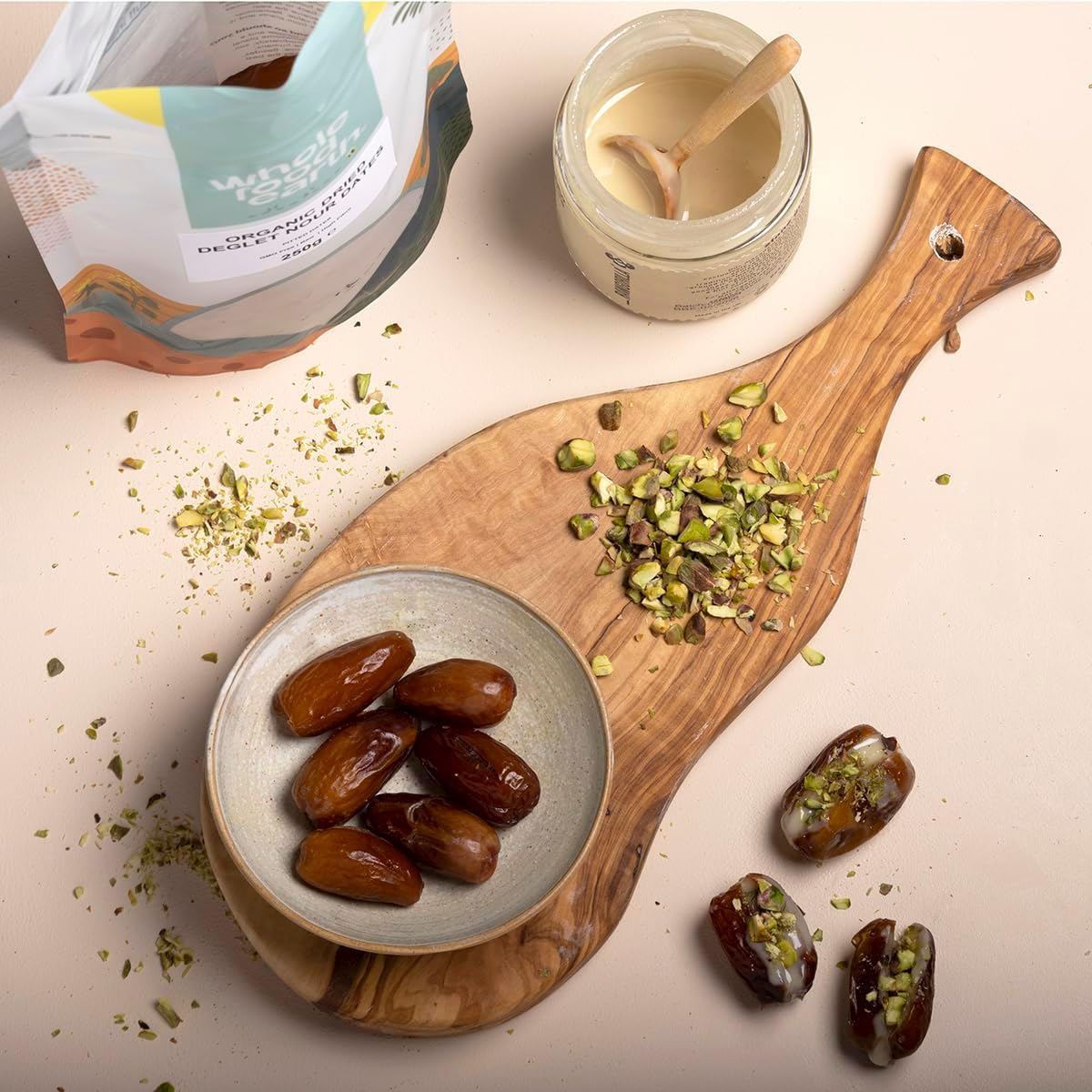 Wholefood Earth Organic Dried Deglet Nour Dates (Pitted) – 500 G | Gmo Free | Raw | Vegan | High Fibre | Certified Organic