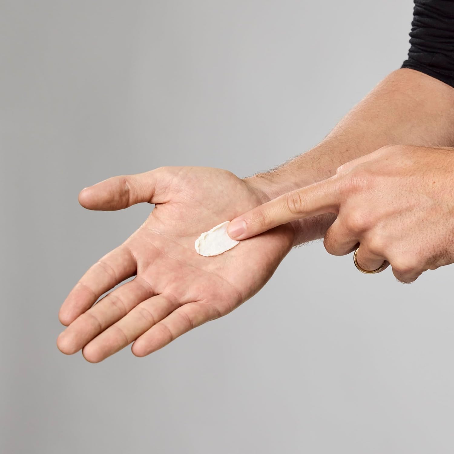 Bumble and bumble. Sumotech Flexible Hold Cream Solid, Mini Travel Size, 1.5 oz. : Beauty & Personal Care