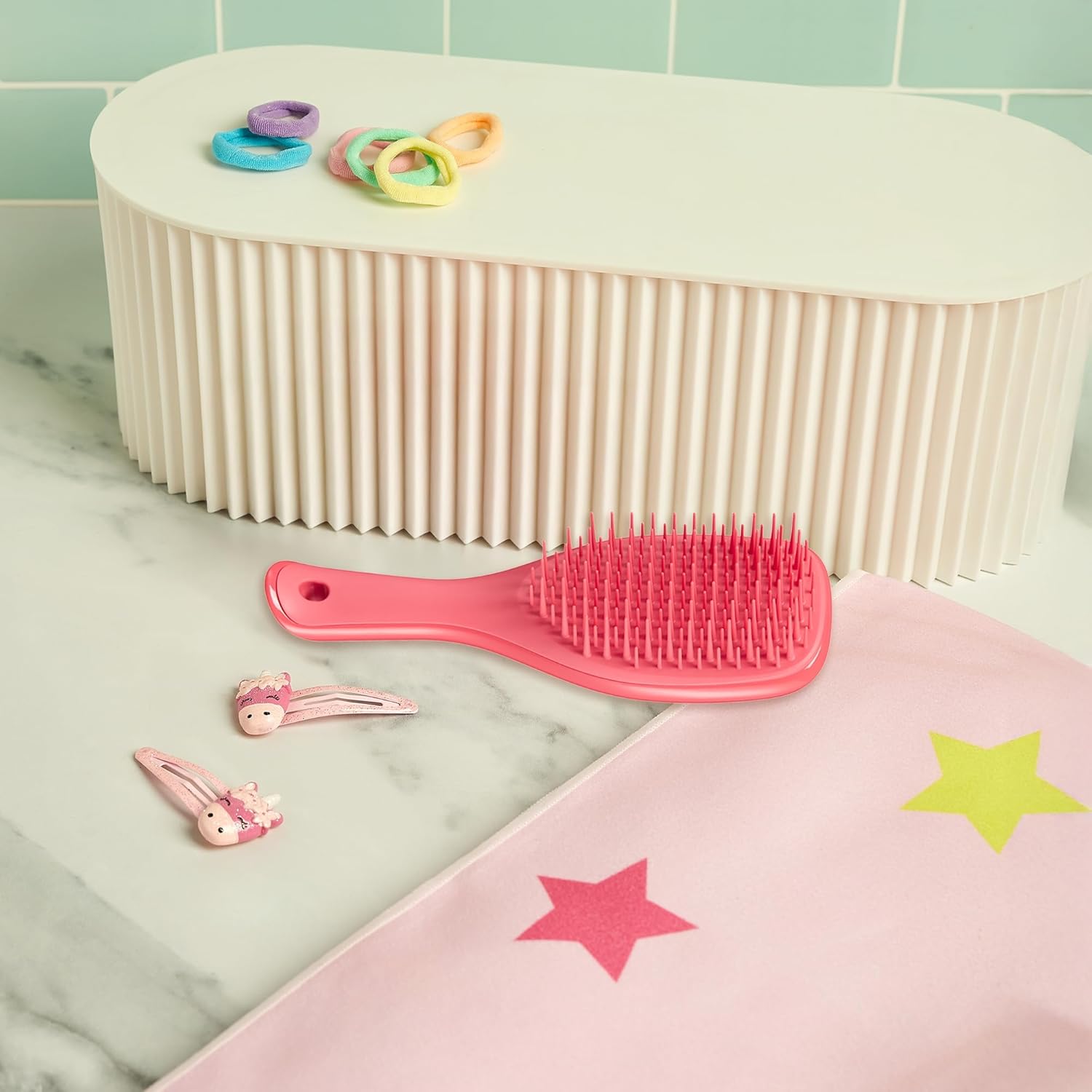 Tangle Teezer Mini The Ultimate Detangler Hairbrush |Gentle on Wet Hair | Two-Tiered Teeth & Comfortable Handle | Ideal for Kids And Travel | Reduces Knots & Breakage | Pink Punch : Amazon.co.uk: Beauty