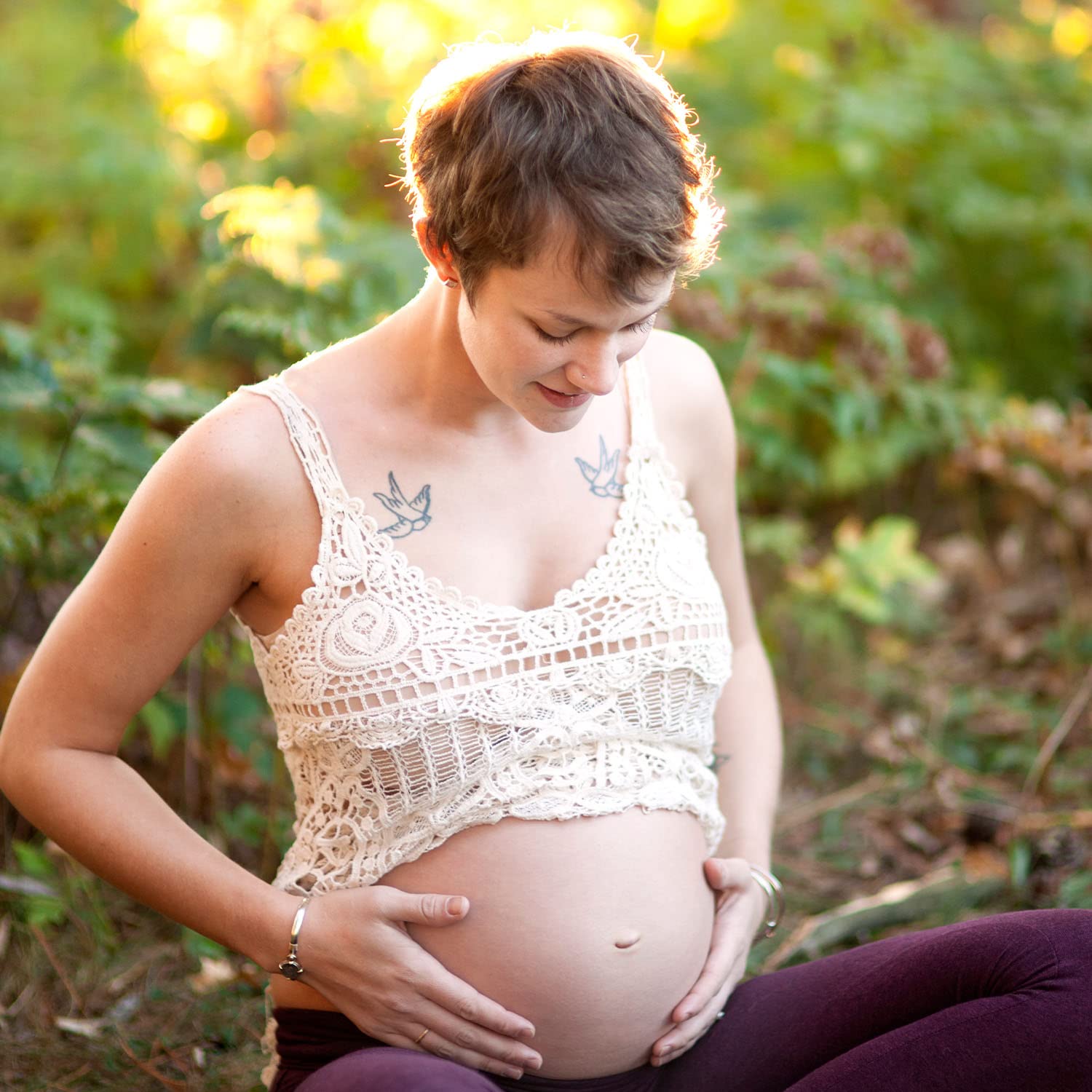 Badger Pregnant Belly Oil, Organic Stretch Mark Oil Soothes & Prevents Stretch Marks, Vegan Hypoallergenic Non-Greasy W/Jojoba, Coconut, Rose & Vanilla, 4 Fl Oz Glass Bottle
