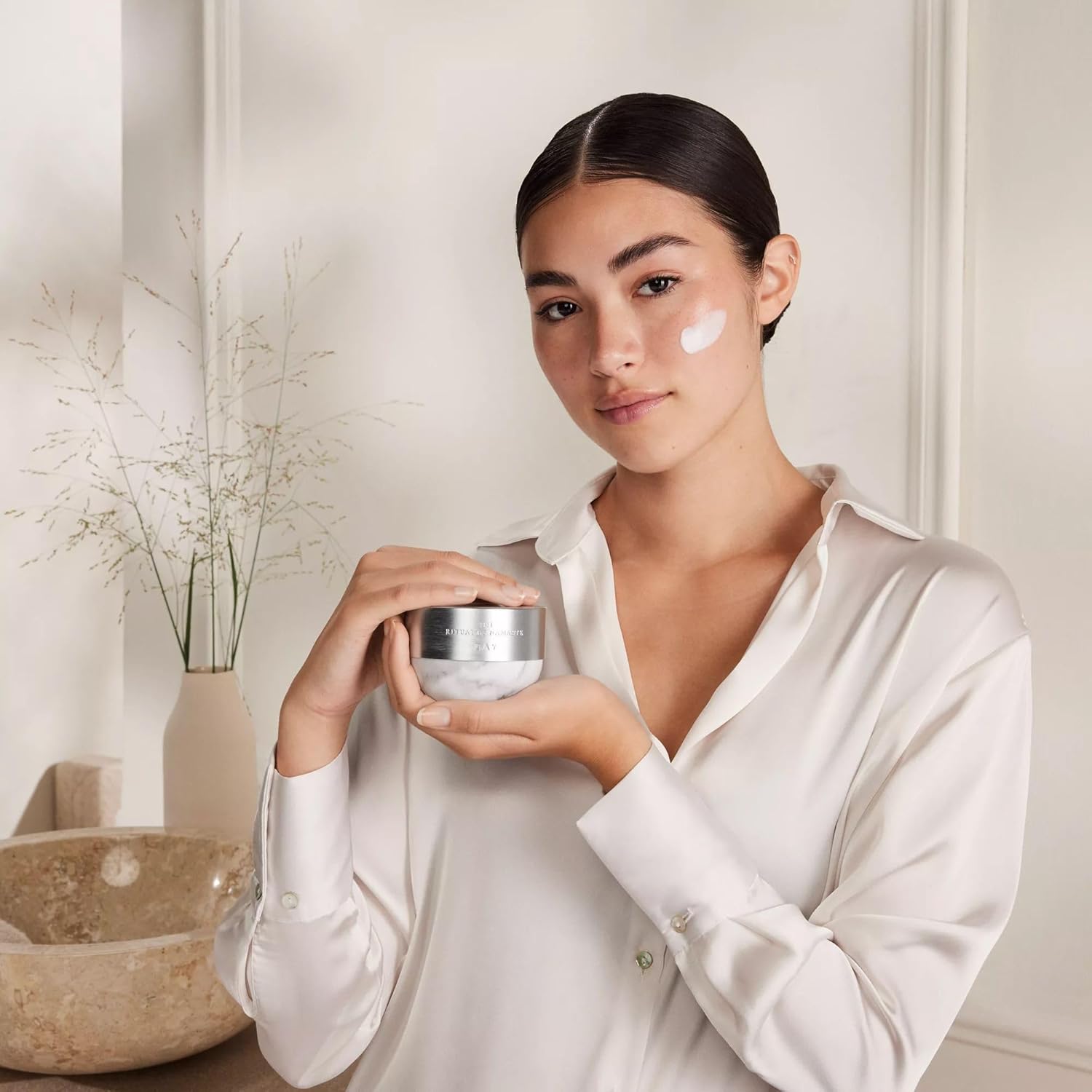 RITUALS Hydrating Day Cream The Ritual of Namaste - Gel Face Cream with Hyaluronic Acid - Hydrating Moisturiser for Dry and Sensitive Skin - 50ml : Amazon.co.uk: Beauty
