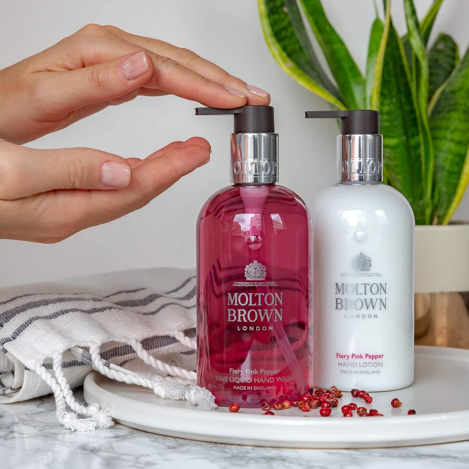 Molton Brown Fiery Pink Pepper Fine Liquid Hand Wash 10 Fl. Oz. : Beauty & Personal Care
