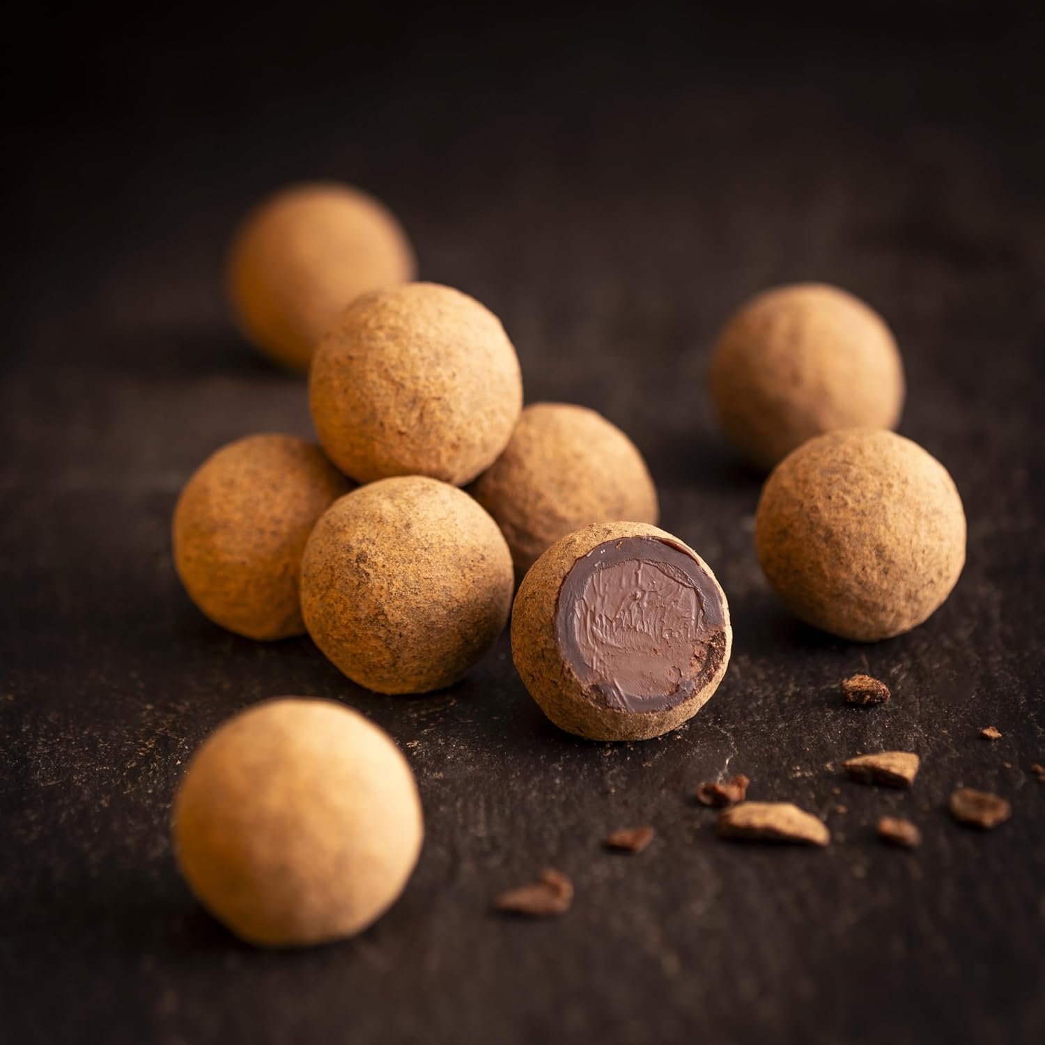 Willie's Cacao - Chocolate Truffle Gift Box - Selection of Milk & dark praline truffles with sea salt - 110g - Luxury chocolate gift : Amazon.co.uk: Grocery