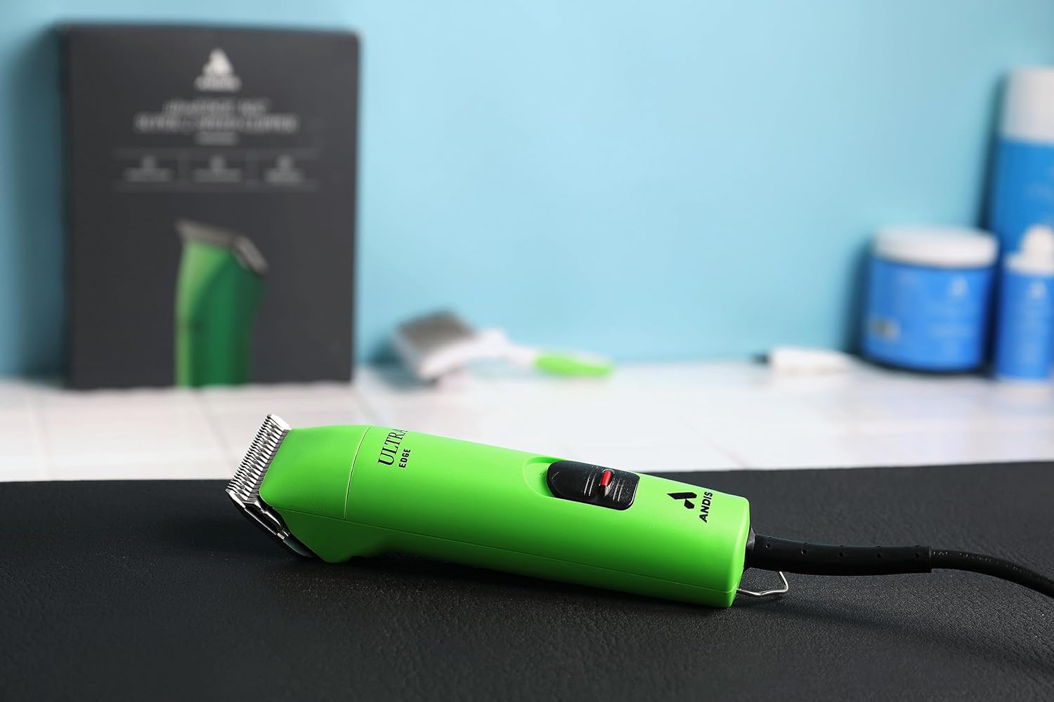 Andis Professional Ultraedge Super 2-Speed Detachable Blade Dog/Pet Clipper, Rotary Motor With Shatter-Proof Housing, Runs Calm & Silent, 14-Inch Cord, For All Dog Coats & Breeds, 120 Volts, Green : Beauty & Personal Care