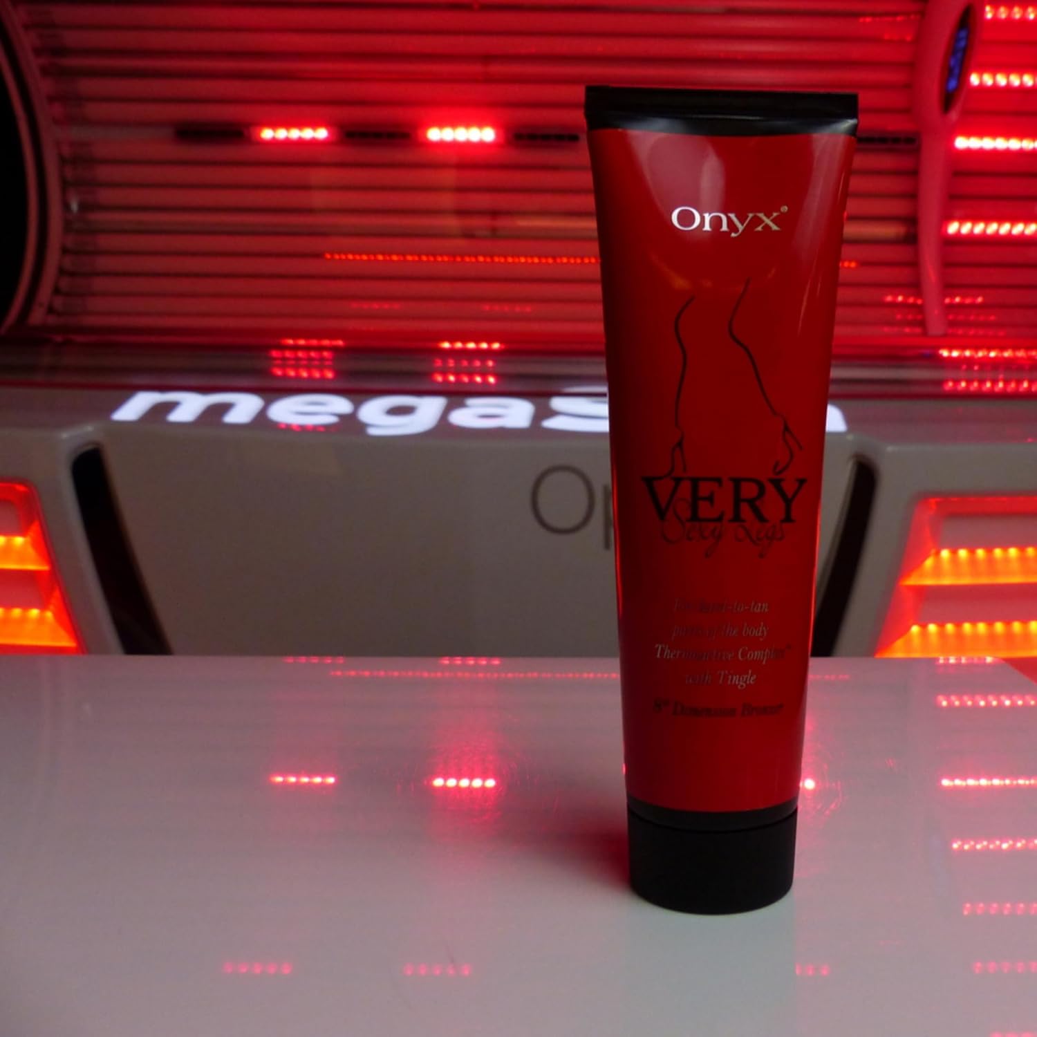 Onyx Very Sexy Legs Tingle Bronzing Cream | Sunbed & Outdoor Tan Accelerator for Legs | Hot Tingle Effect for Hard-to-Tan Areas | Smooth, Streak-Free Application | Ultra-Dark Tan Results for Women : Amazon.co.uk: Beauty