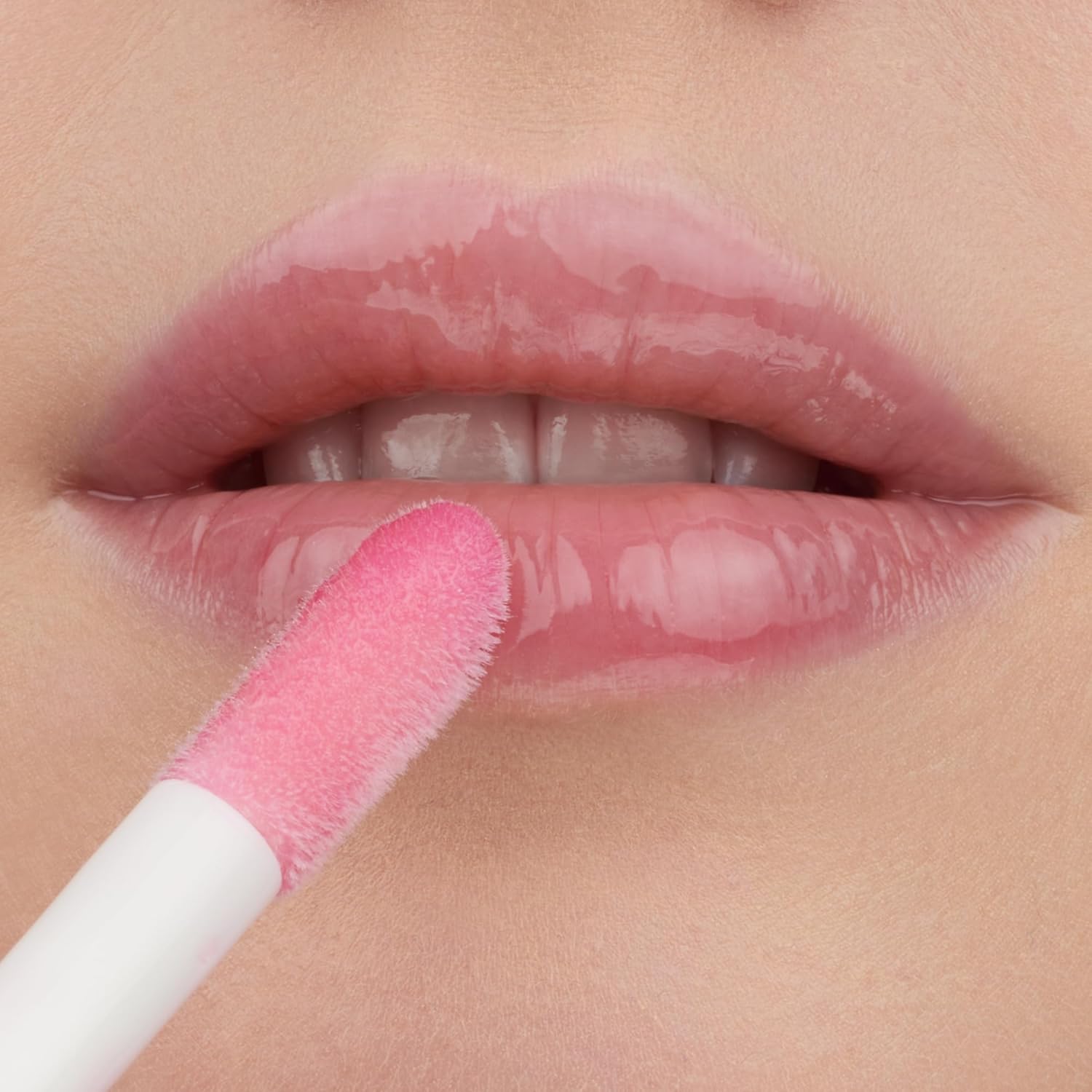Essence | Hydra Kiss Lip Oil |Intense Hydration & Glossy Finish | Infused With Hyaluronic Acid, Vitamin E & Jojoba Oil | Vegan & Cruelty Free (07 | Classy Glassy) : Beauty & Personal Care