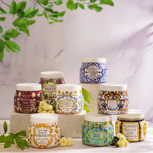 Le Maioliche - Versilia - Moisturising Body Cream 450Ml - Made In Italy - Notes Of Jasmine, Magnolia, Sweet Mandarin, Melon, White Peach, Pear, Bergamot, Vanilla, Cedarwood