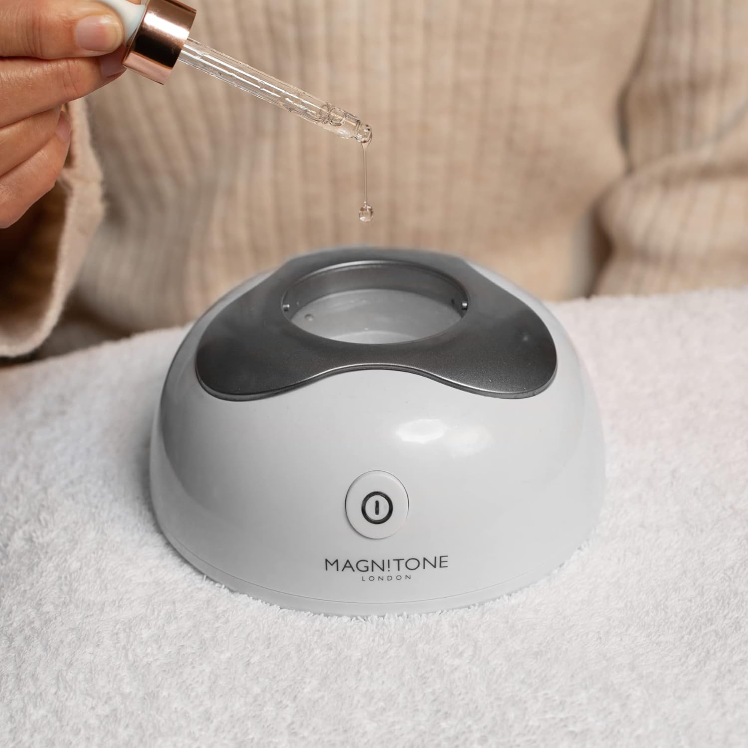 MAGNITONE SteamAhead Hydrating Facial Steamer with Face Funnel and Nose Funnel Deionized Steam Particles Unclog Pores Decongestant (Grey) : Amazon.co.uk: Beauty