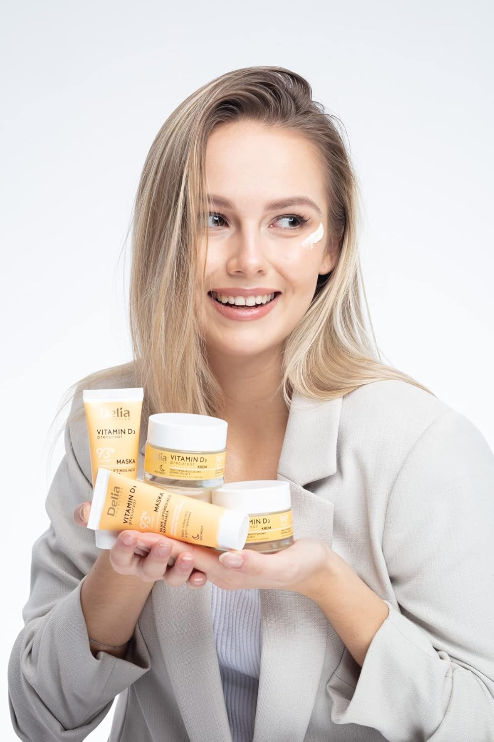 Delia Cosmetics – Vitamin D3 Precursor - Strongly Lifting and Firming Mask – All Skin Types – Acne Skin – Hydrating – Minimisng Fine Lines – Retinol – Niacinamide – Tumeric – Coconut Oil – 50ml : Amazon.co.uk: Beauty