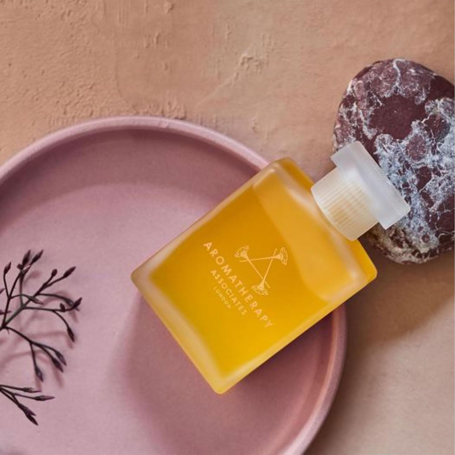 Aromatherapy Associates Bath and Shower Oil, Luxury Spa, Natural Bath, Bath Oil, Vegan, Cruelty Free, Environment Friendly (Support Lavender & Peppermint Bath and Shower Oil 55ml) : Amazon.co.uk: Beauty