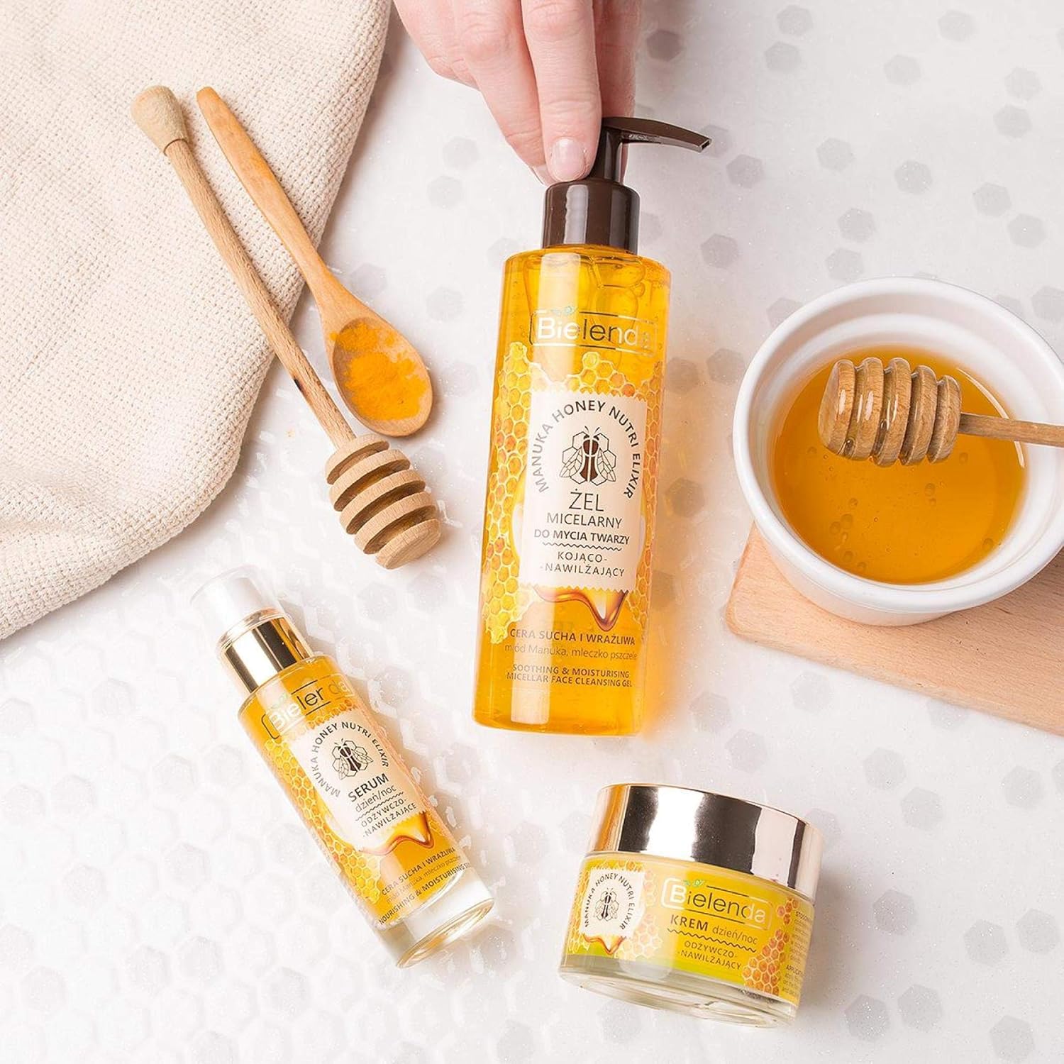 Bielenda Manuka Honey Nutri Elixir - Smooth Radiant Skin - Pores Are Tightened Imperfections Reduced - Manuka Honey Nourishing And Moisturizing Face Cream Day/Night For Dry And Sensitive Skin - 50 ml : Amazon.co.uk: Beauty