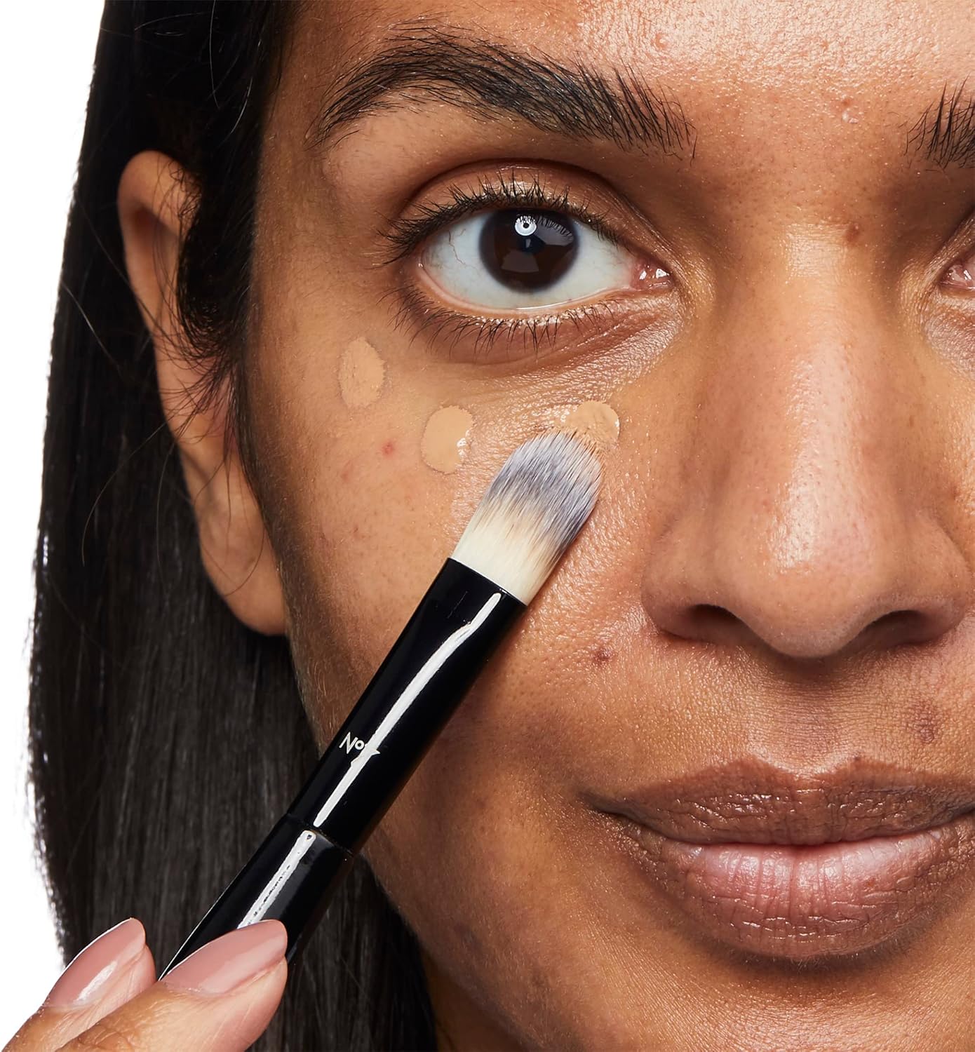 No7 Lift & Luminate Triple Action Concealer - Truely Medium - 8Ml - Pack Of 1 (Updated Packaging)