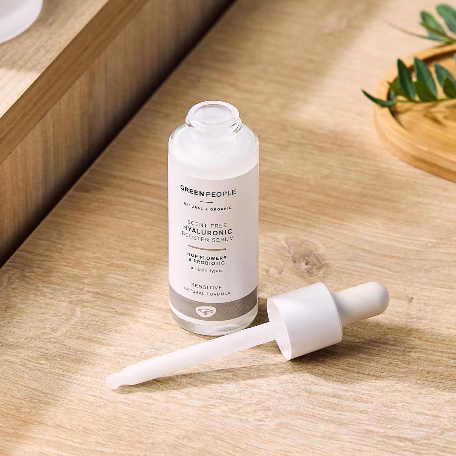 Green People Hyaluronic Booster Serum - Natural Hyaluronic Acid for Dry Skin - Ethyl Alcohol Free - Vegan, 28ml : Amazon.co.uk: Beauty