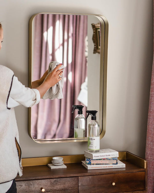 Wilton London Eco-Friendly Glass, Window & Mirror Cleaner - Plant-Based And Biodegradable - Packed With Essential Oils - Made In The Uk - Fresh And Longlasting Lemon Myrtle Scent - 725Ml