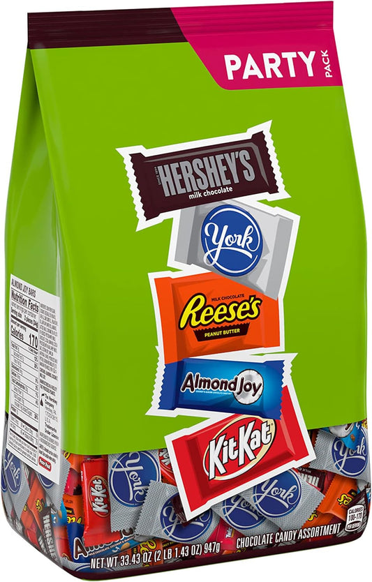 Hershey Assorted Chocolate Flavored Snack Size, Halloween Candy Party Pack, 33.43 Oz