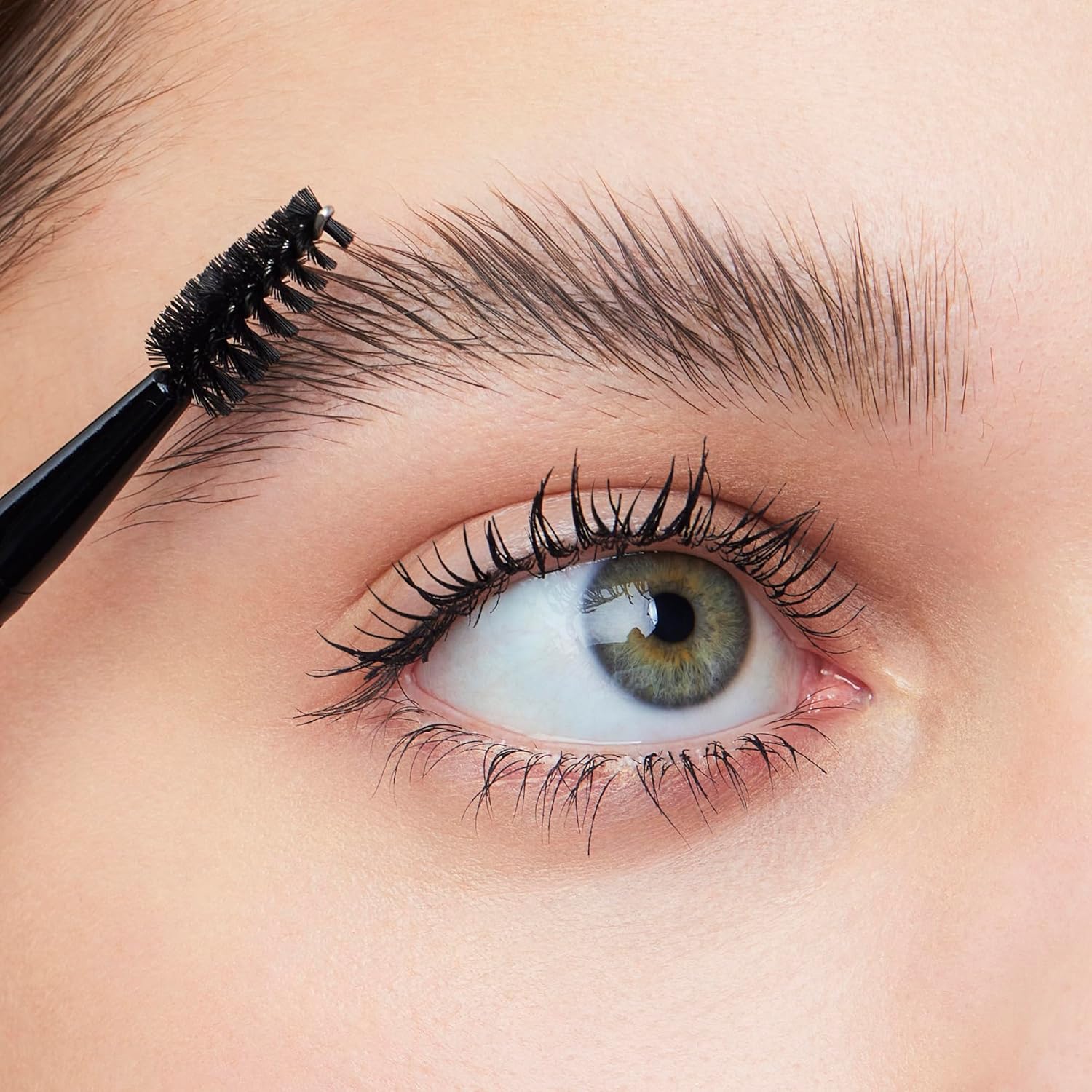 e.l.f. Cosmetics Brow Lift Applicator, Dual-Ended Eyebrow Brush For Grooming & Lifting Brows & Applying Brow Wax, Creates A Fluffy Feathered Look, Black : Amazon.co.uk: Beauty